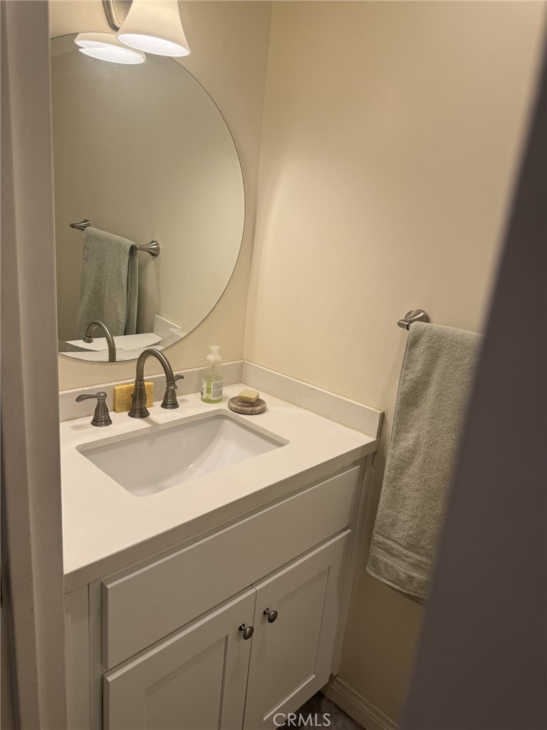 100 S Doheny Drive 402