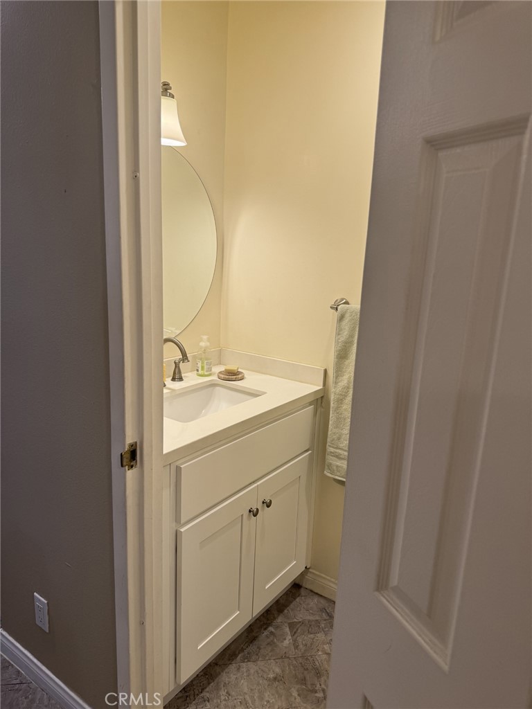 100 S Doheny Drive 402