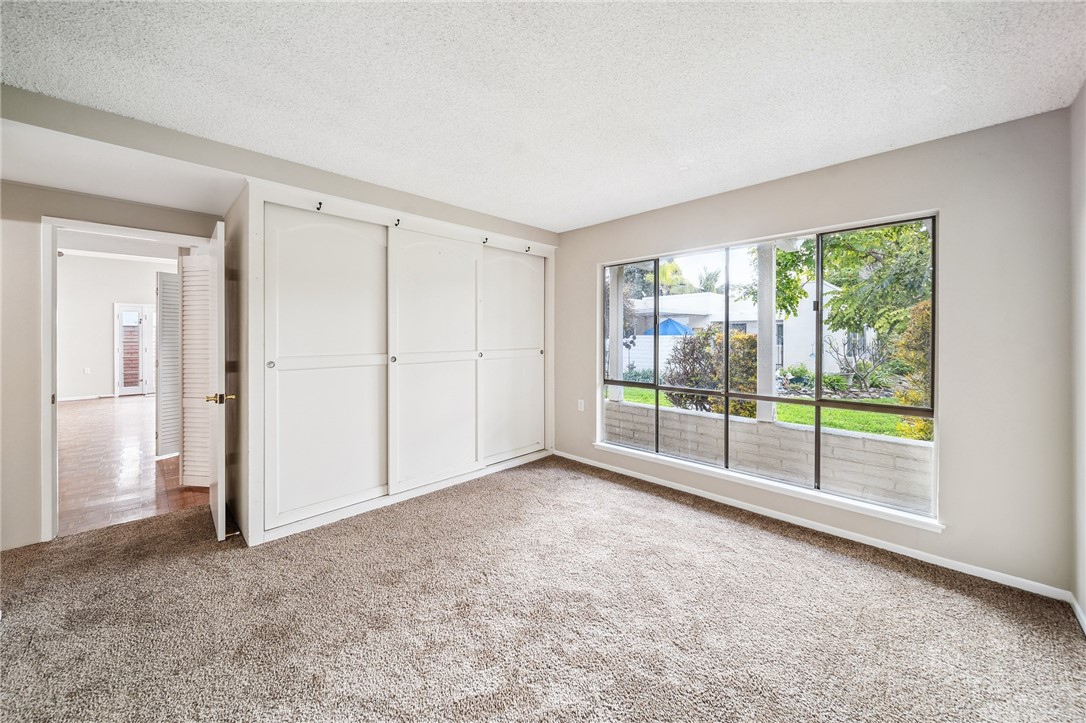 2037 Via Mariposa East C