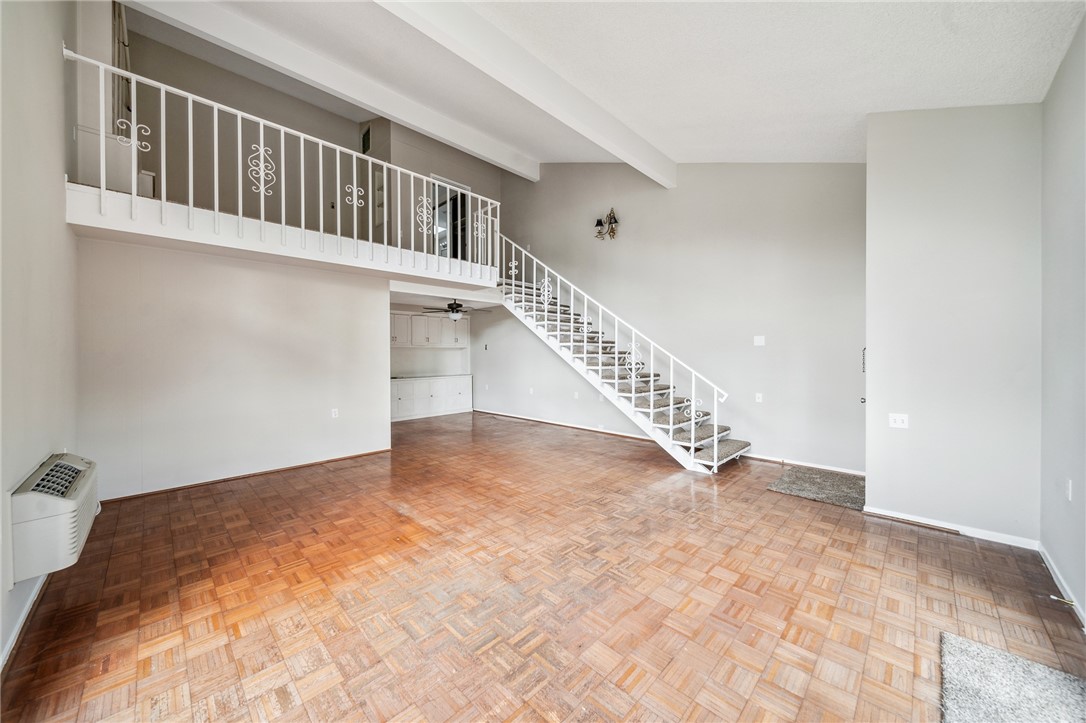 2037 Via Mariposa East C