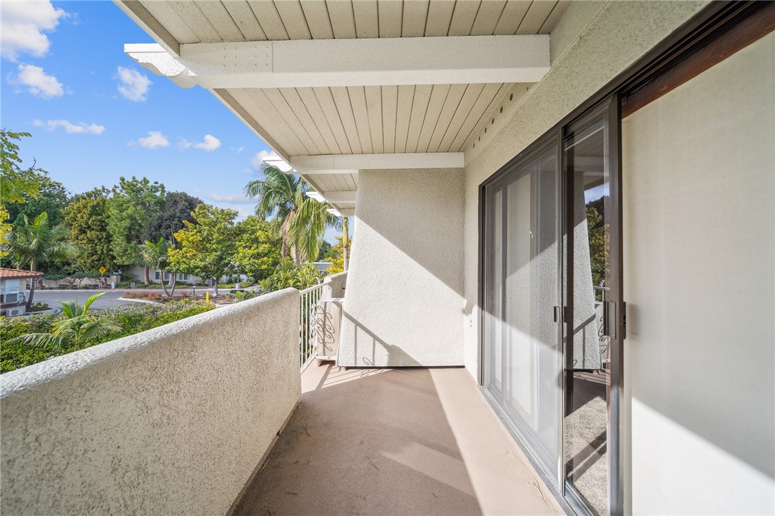 2037 Via Mariposa East C