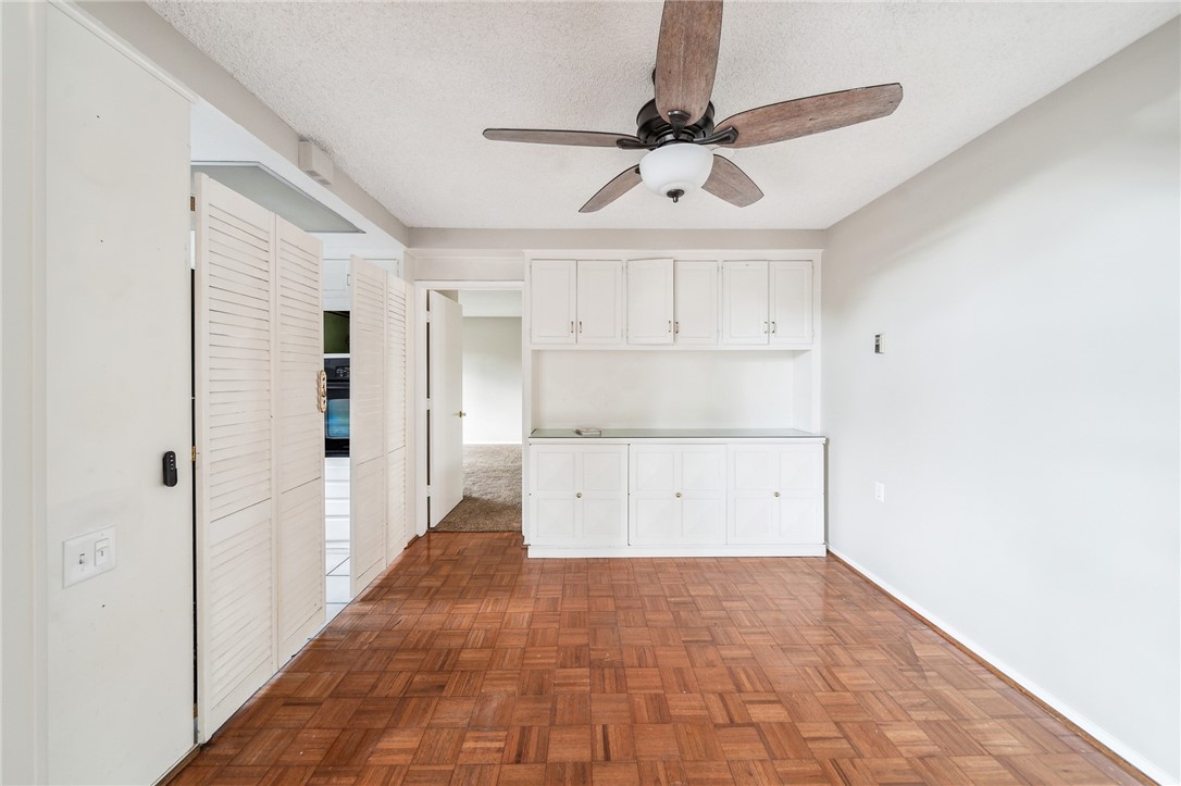 2037 Via Mariposa East C