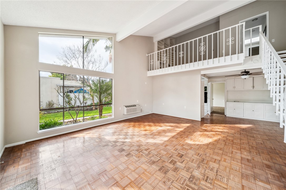 2037 Via Mariposa East C