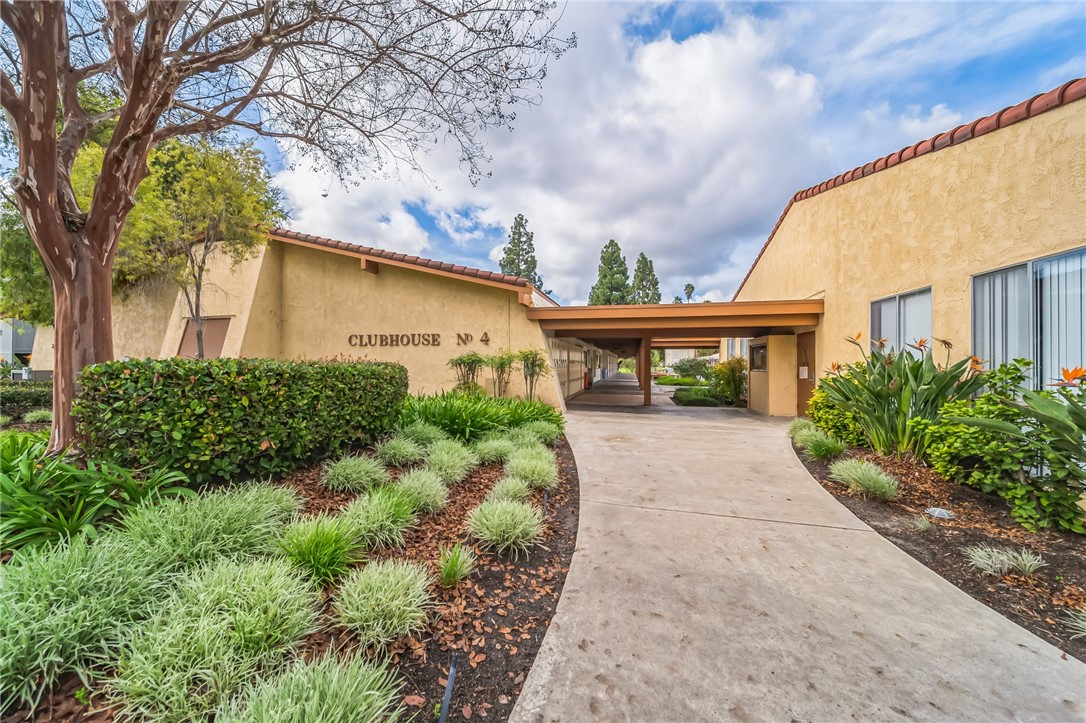 2037 Via Mariposa East C