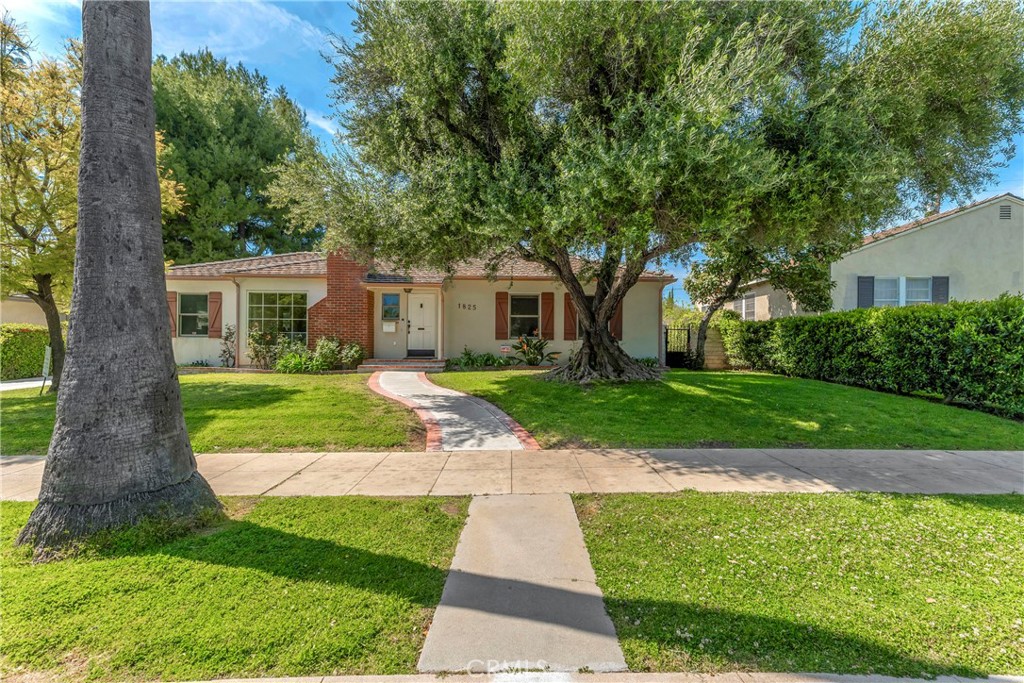 1825 Rose Avenue