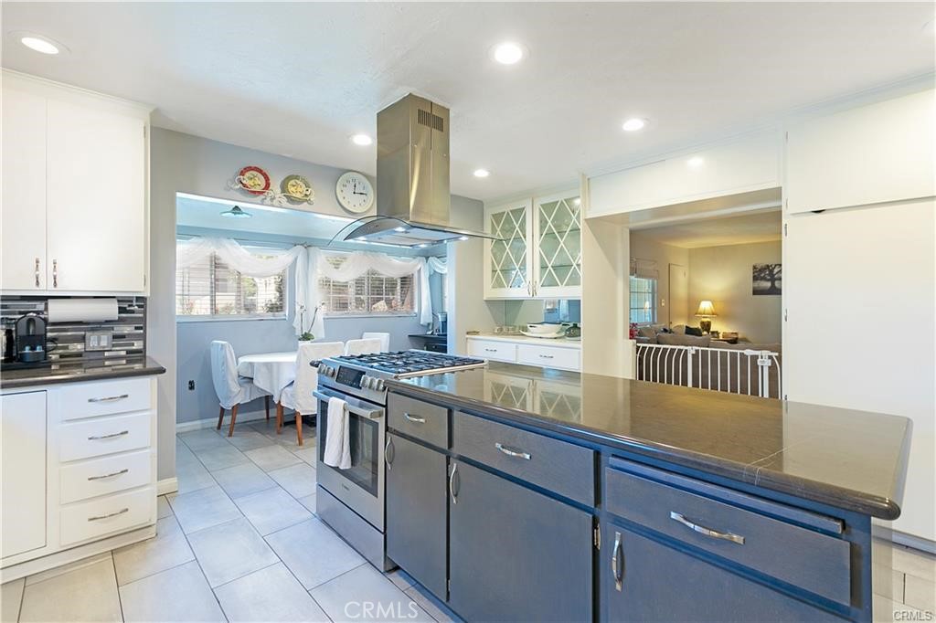 630 N Westmoreland Avenue