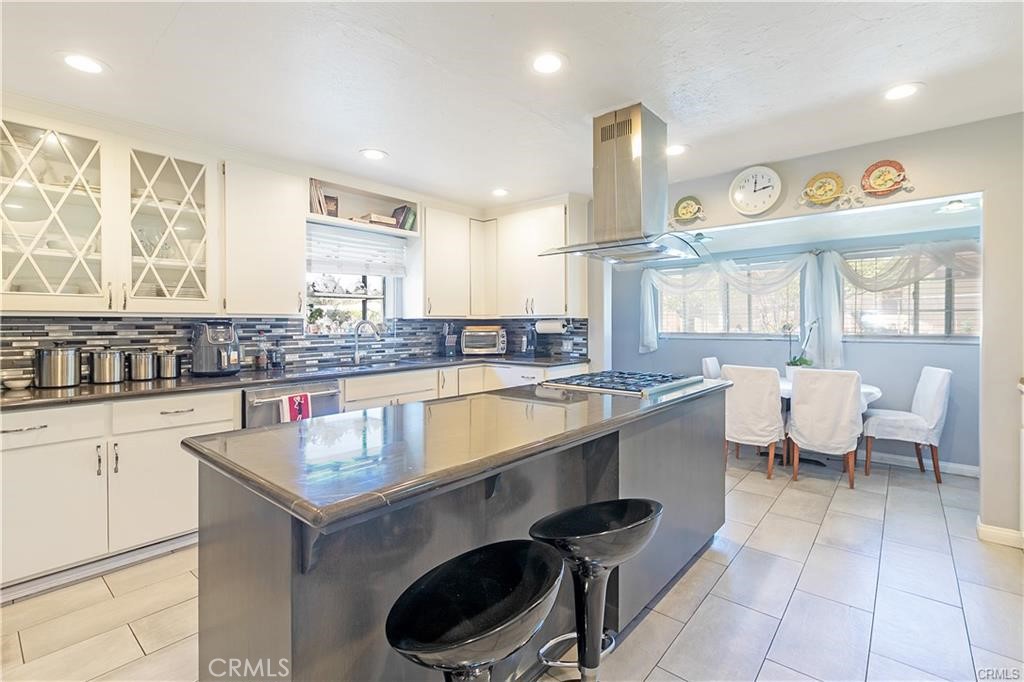 630 N Westmoreland Avenue