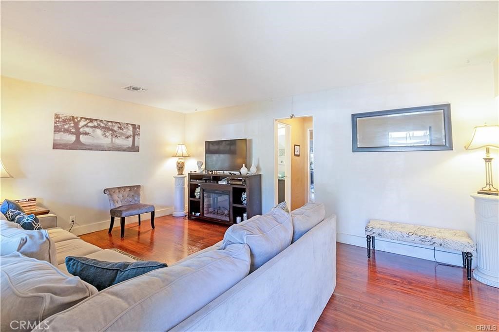 630 N Westmoreland Avenue