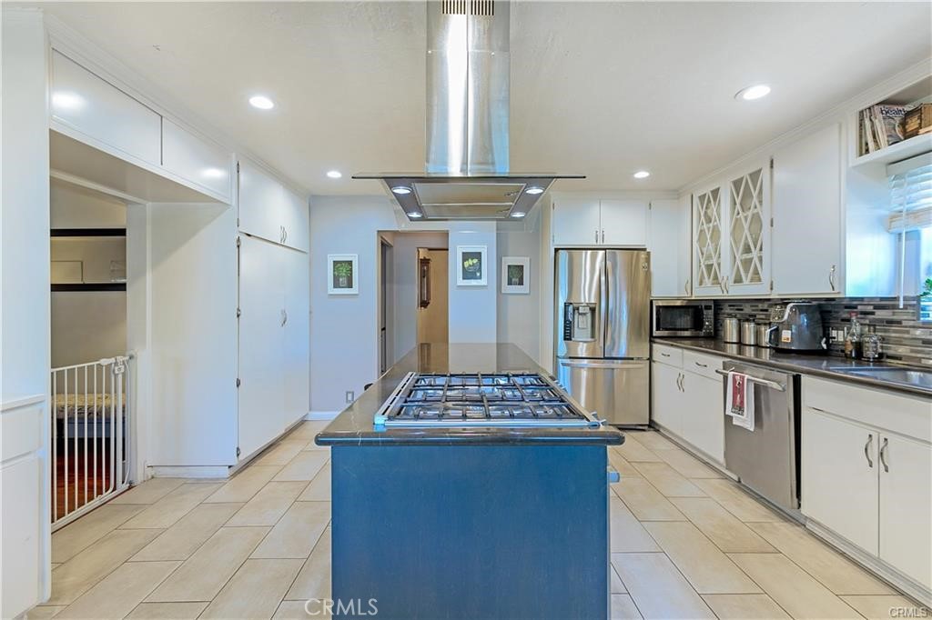 630 N Westmoreland Avenue