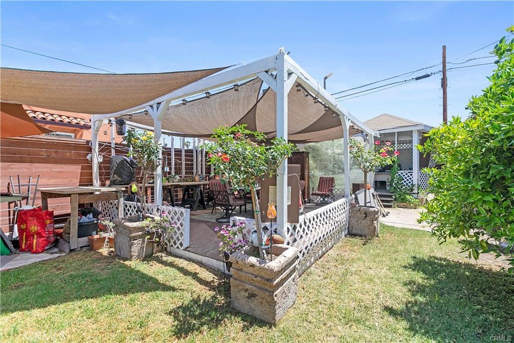 630 N Westmoreland Avenue