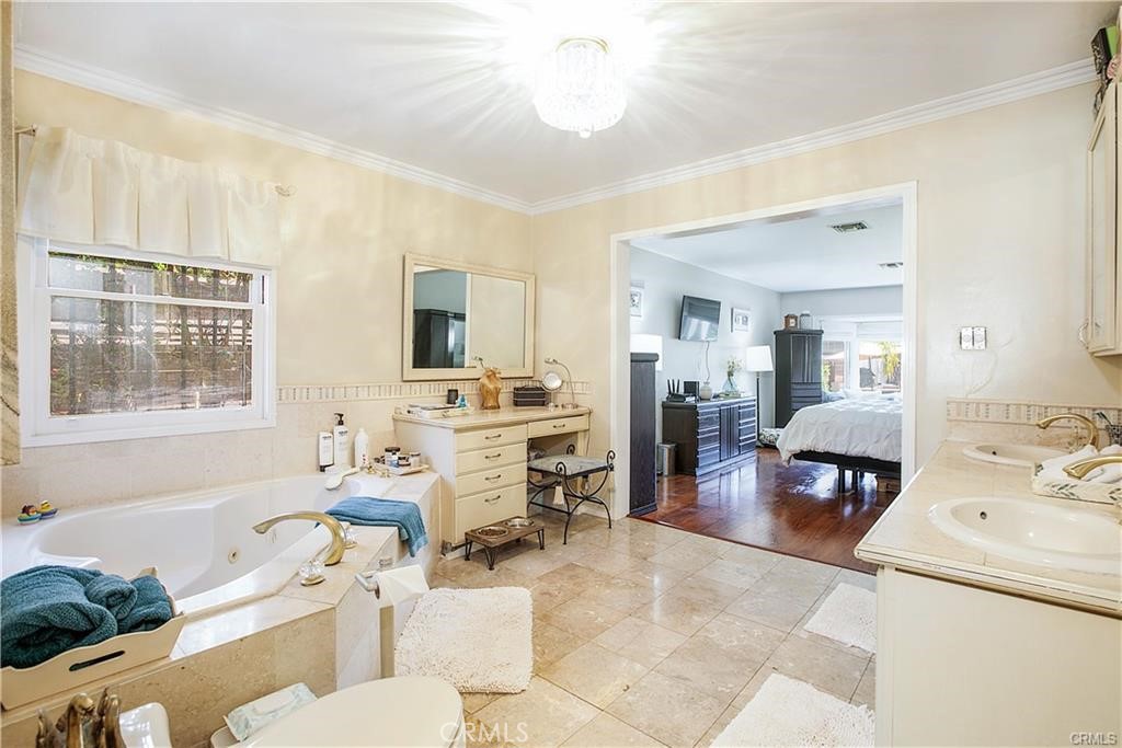 630 N Westmoreland Avenue