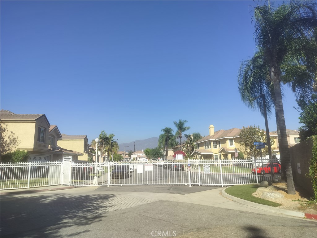 2410 N Towne Avenue 24