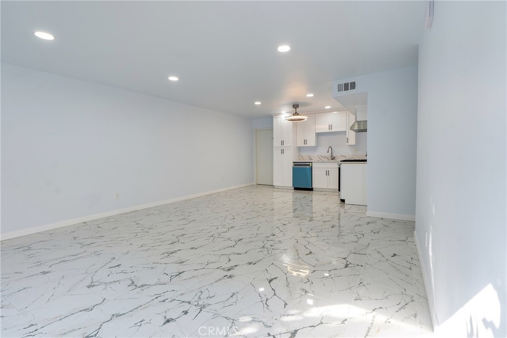 1434 Highland Avenue 6