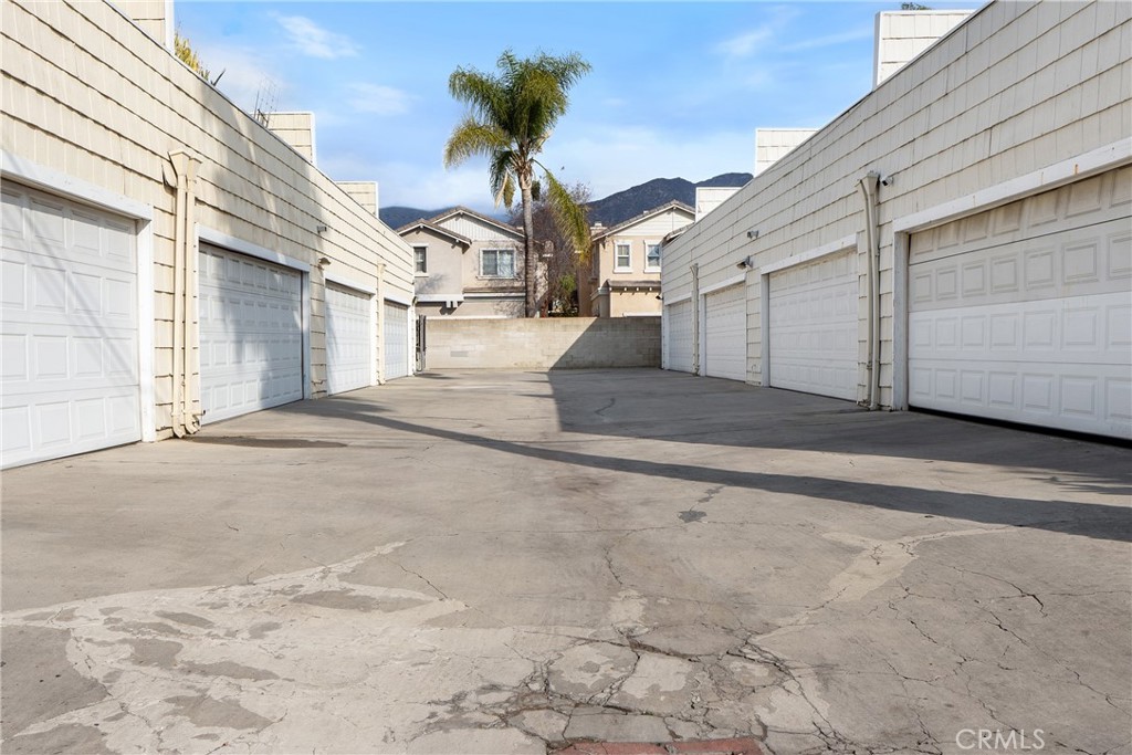 1434 Highland Avenue 6