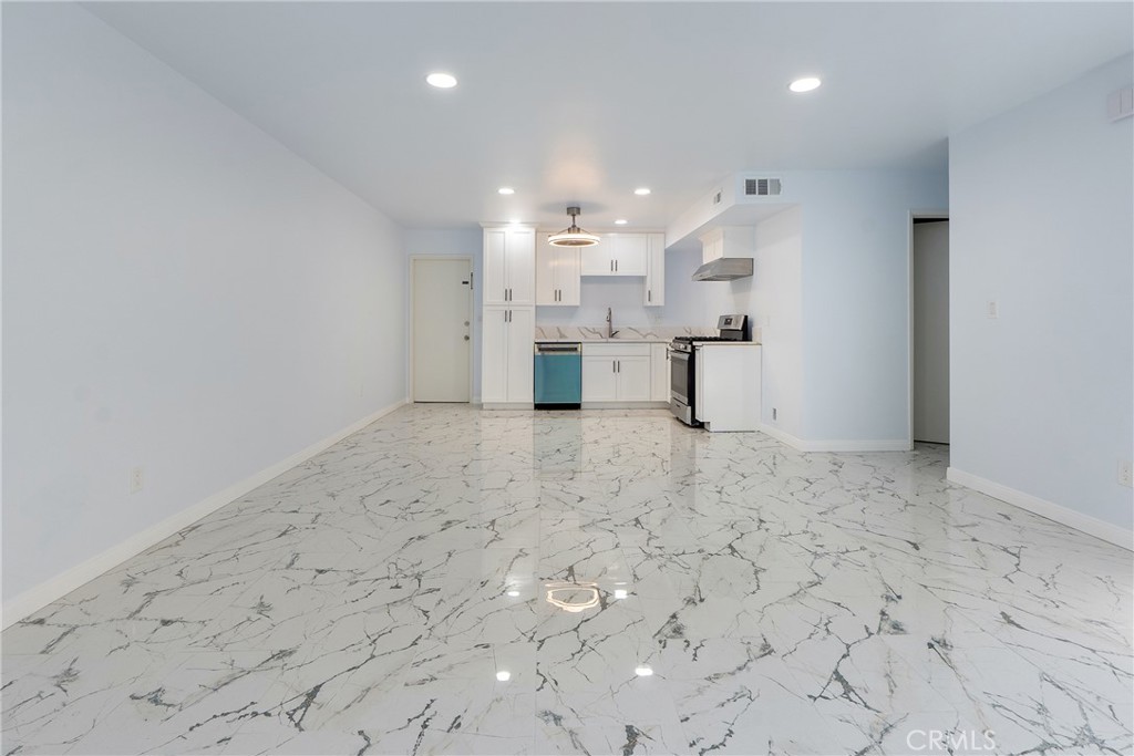 1434 Highland Avenue 6