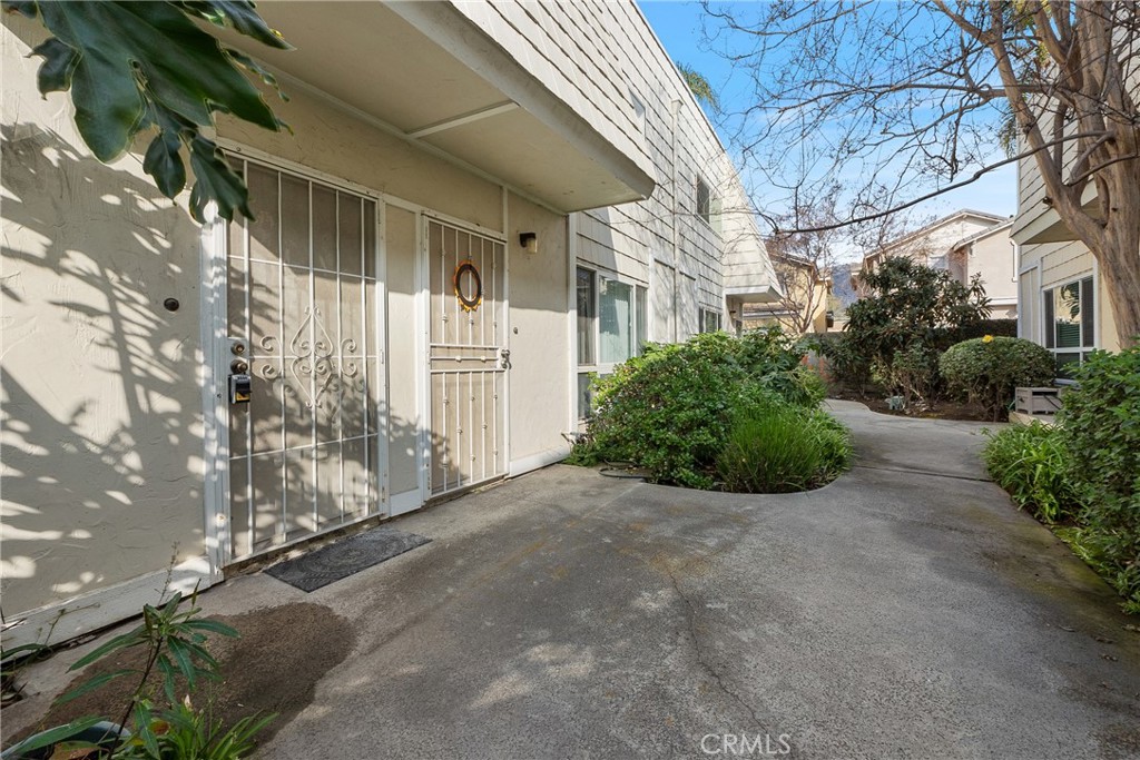 1434 Highland Avenue 6