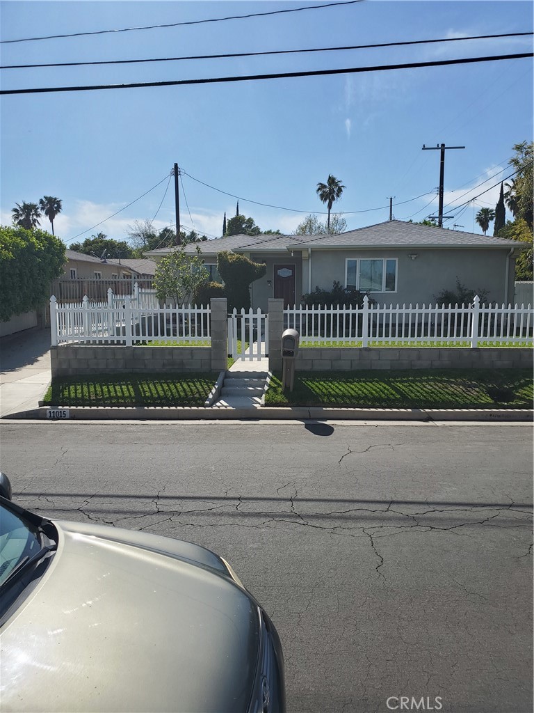 11015 Encino Avenue