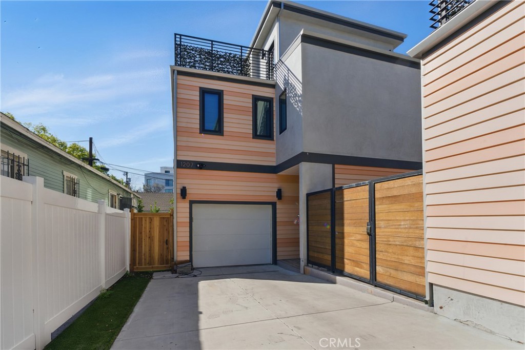 1205 Manzanita Street