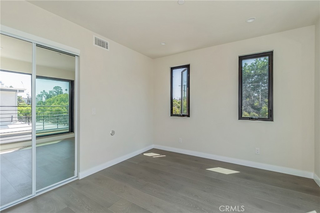 1205 Manzanita Street