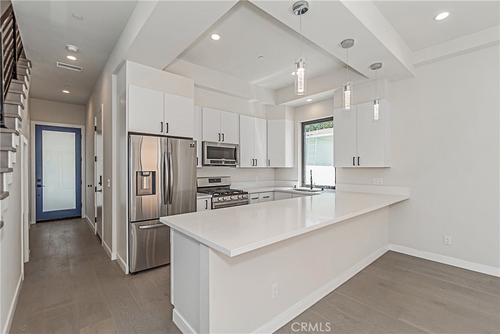 1205 Manzanita Street