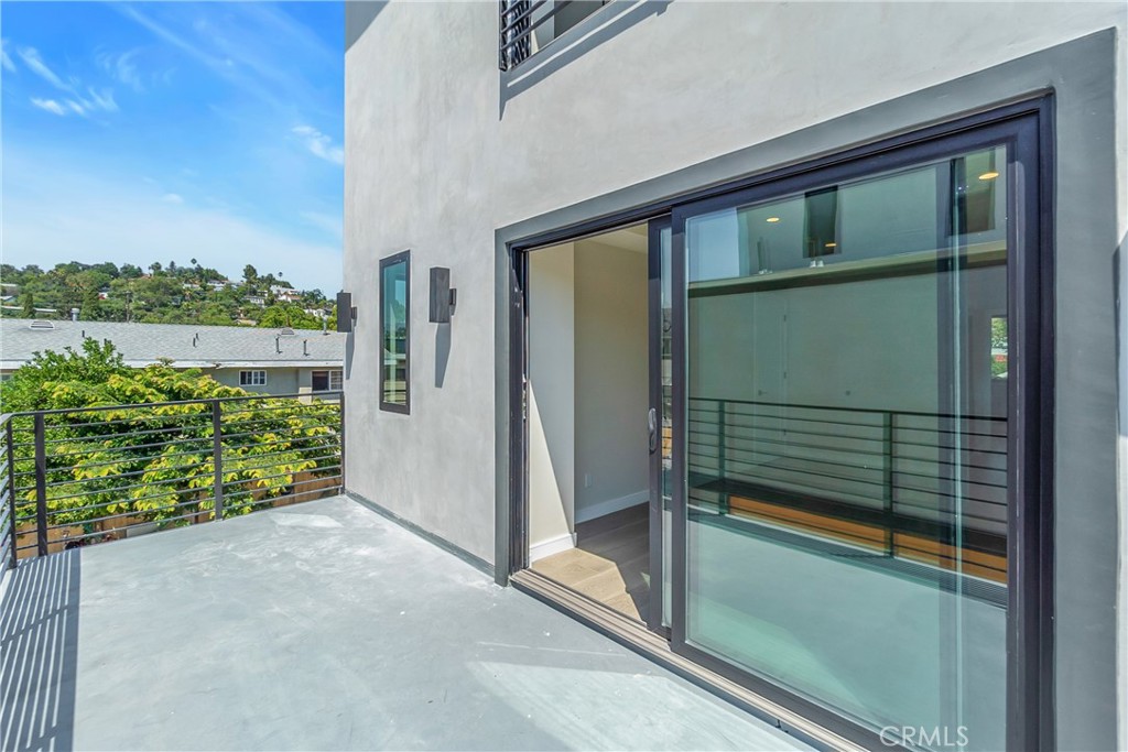 1205 Manzanita Street