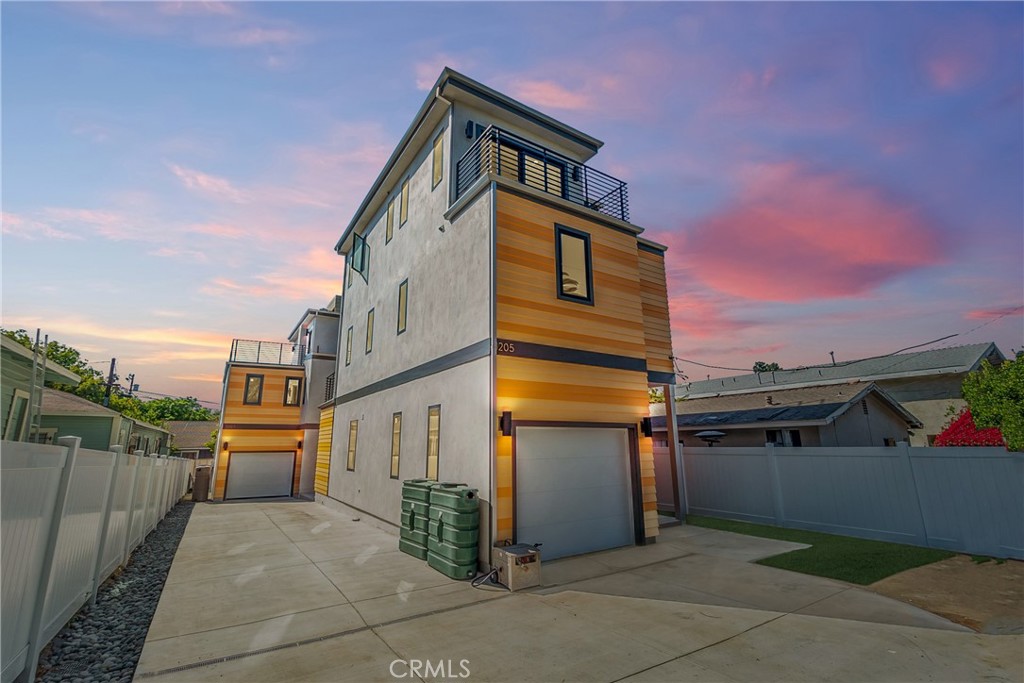 1205 Manzanita Street