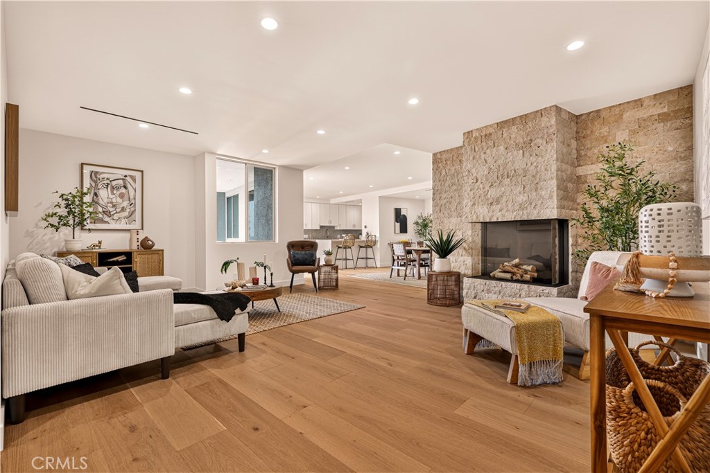 100 S Doheny Drive 1105