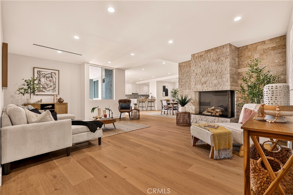 100 S Doheny Drive 1105
