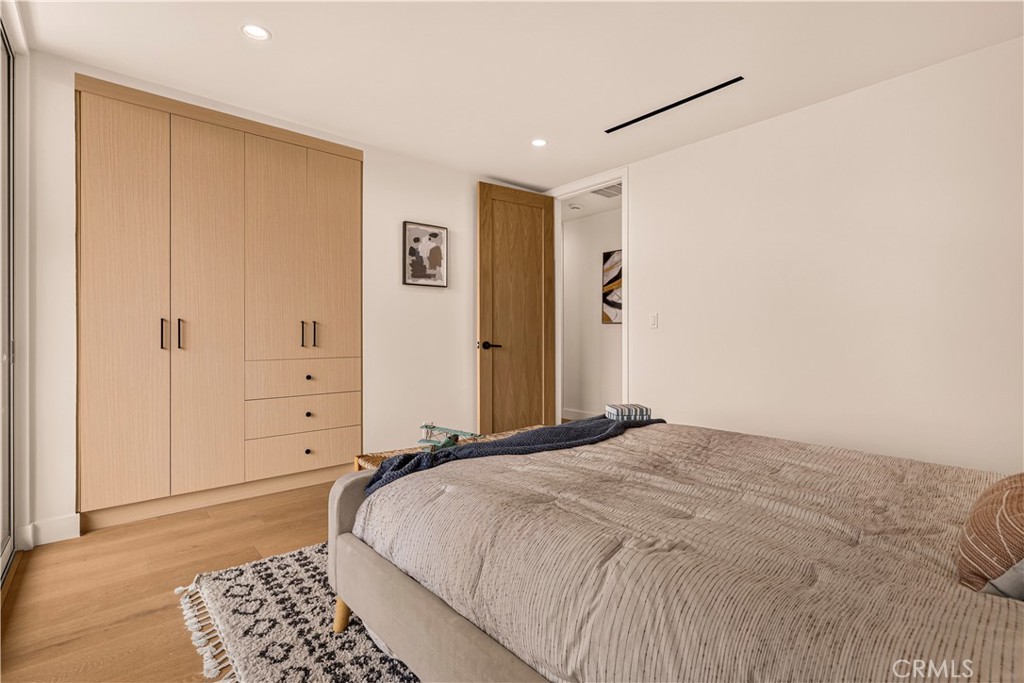 100 S Doheny Drive 1105