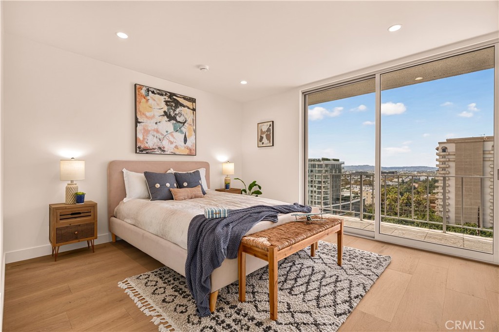 100 S Doheny Drive 1105