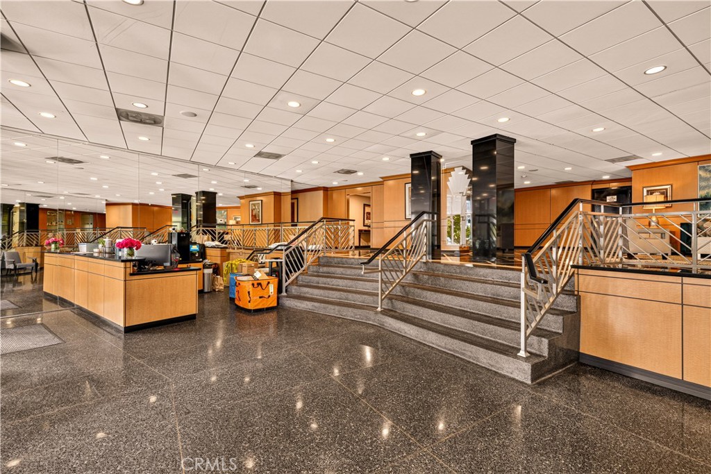 100 S Doheny Drive 1105