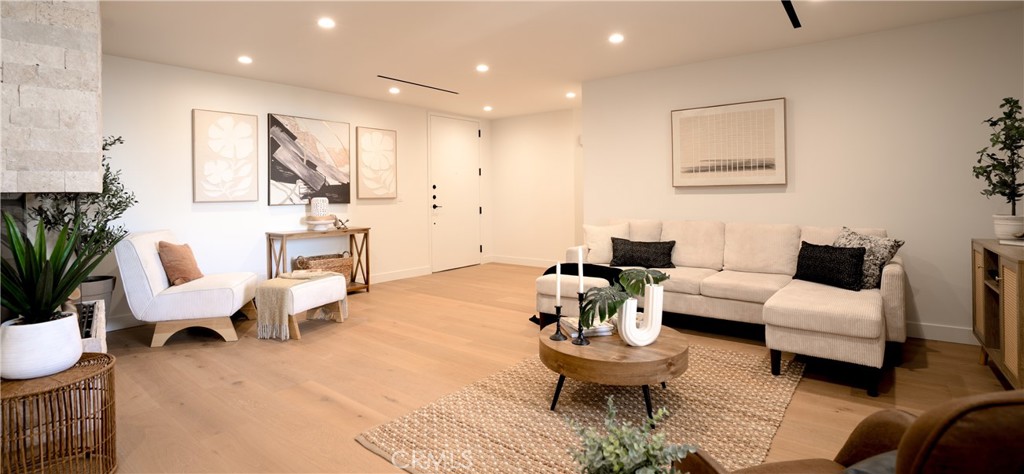 100 S Doheny Drive 1105