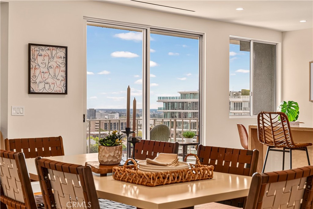 100 S Doheny Drive 1105
