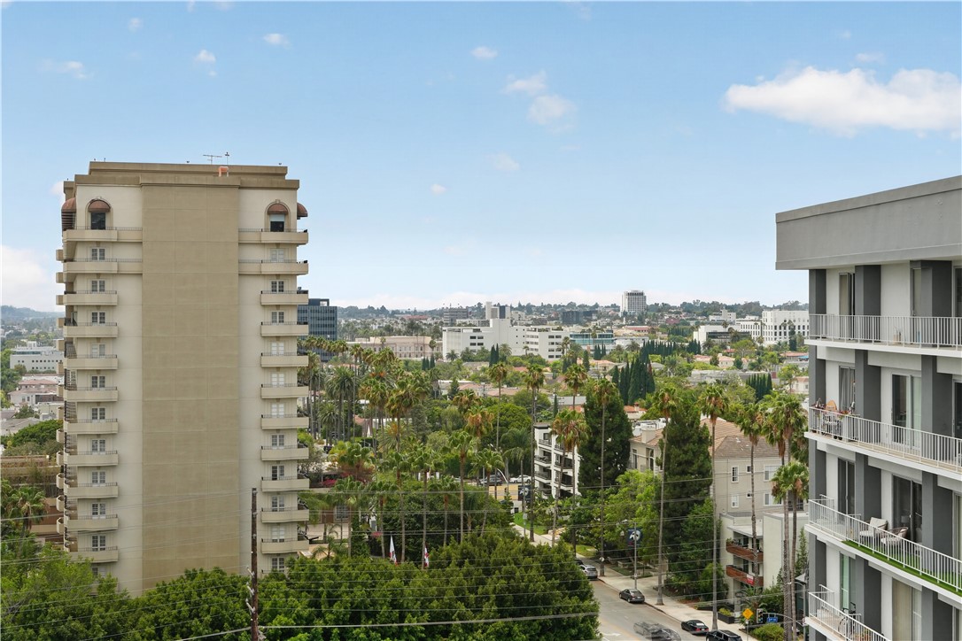 100 S Doheny Drive 1105