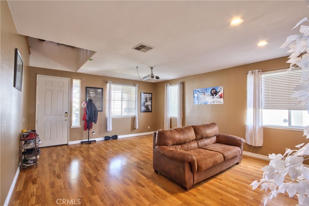 921 Hemingway Drive
