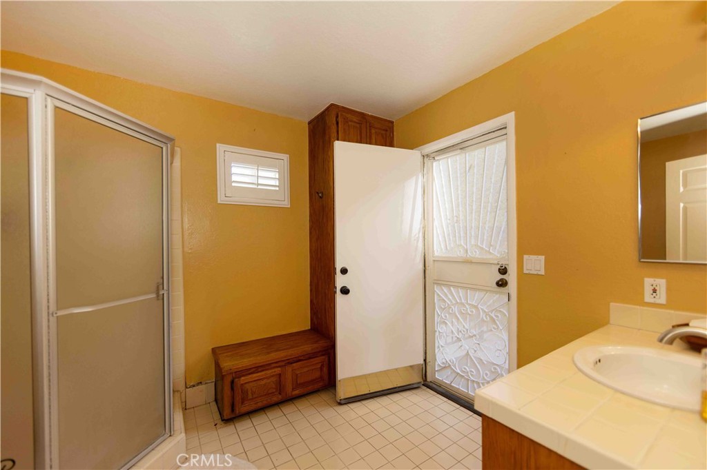 2993 E Hillside Drive