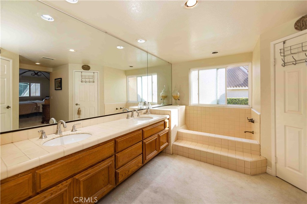 2993 E Hillside Drive