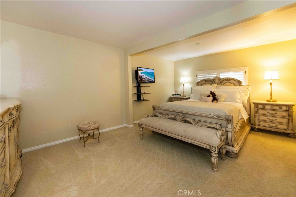 2993 E Hillside Drive