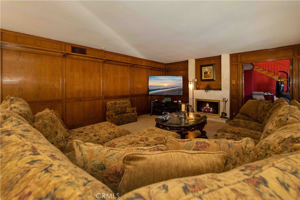 2993 E Hillside Drive