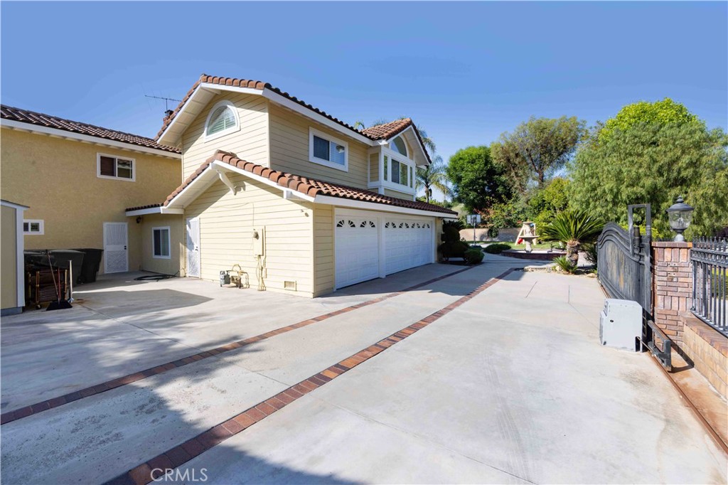 2993 E Hillside Drive