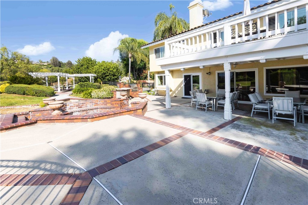 2993 E Hillside Drive