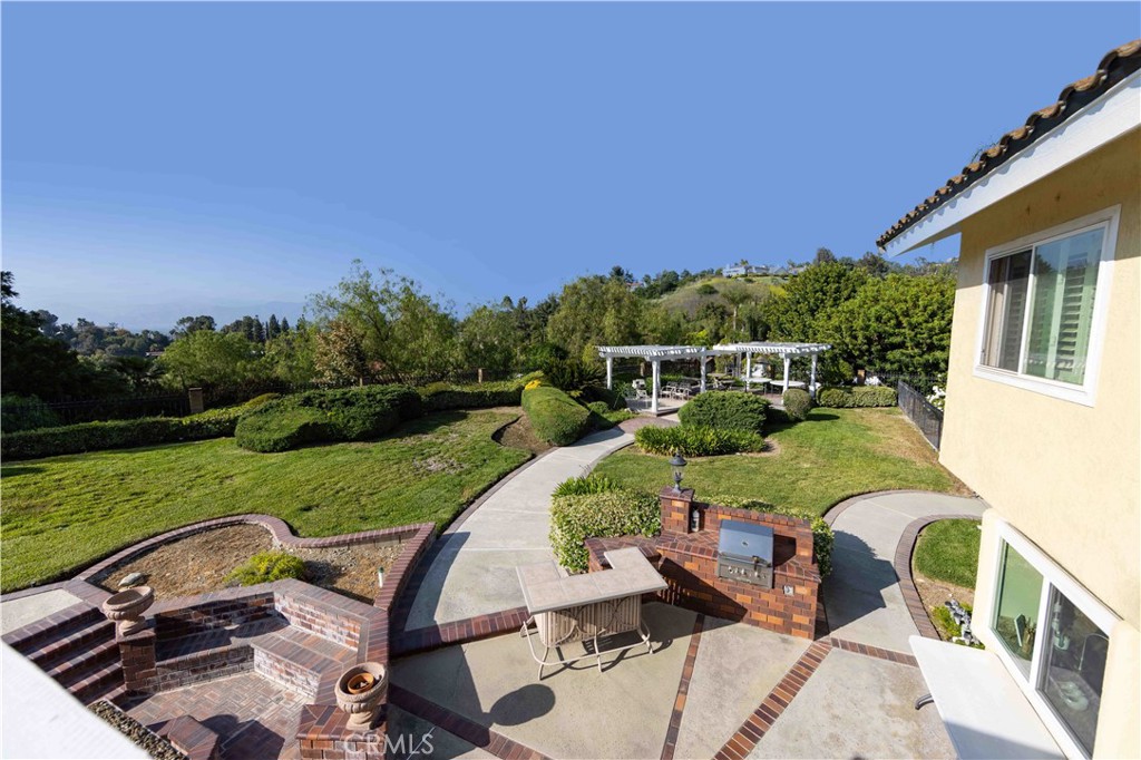 2993 E Hillside Drive