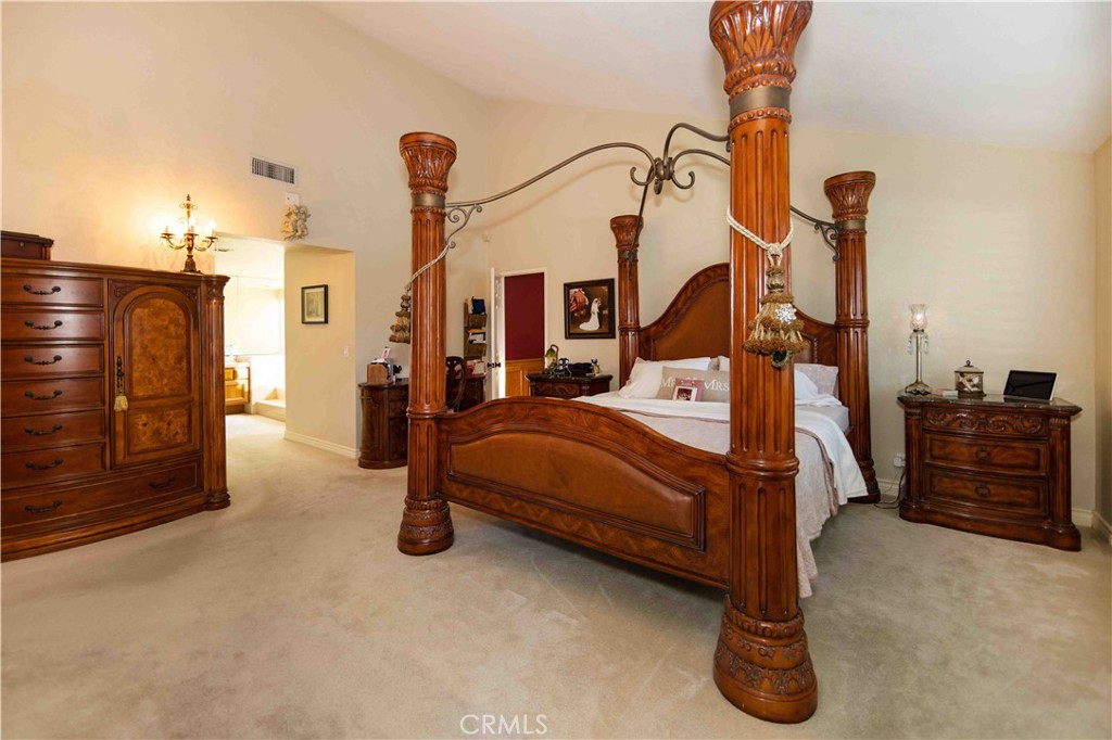 2993 E Hillside Drive