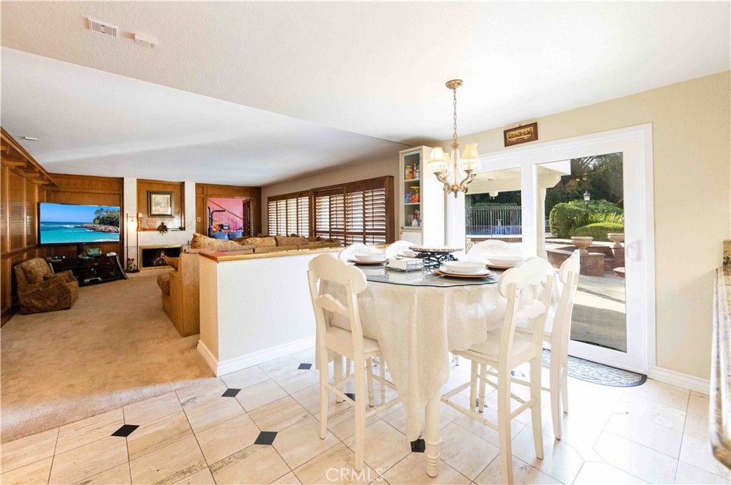 2993 E Hillside Drive