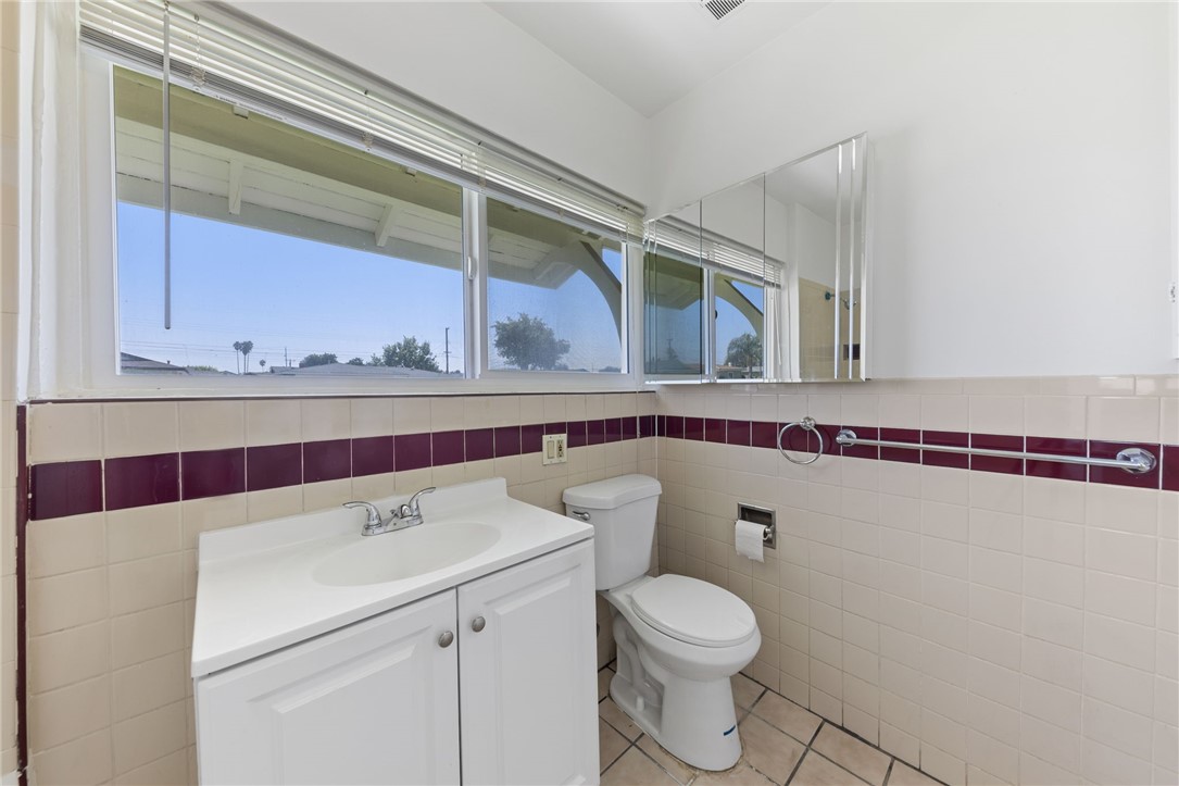 1631 S Conlon Avenue