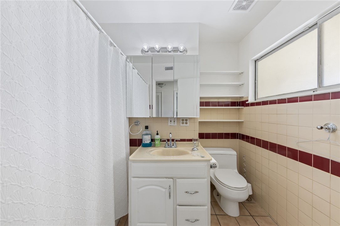 1631 S Conlon Avenue