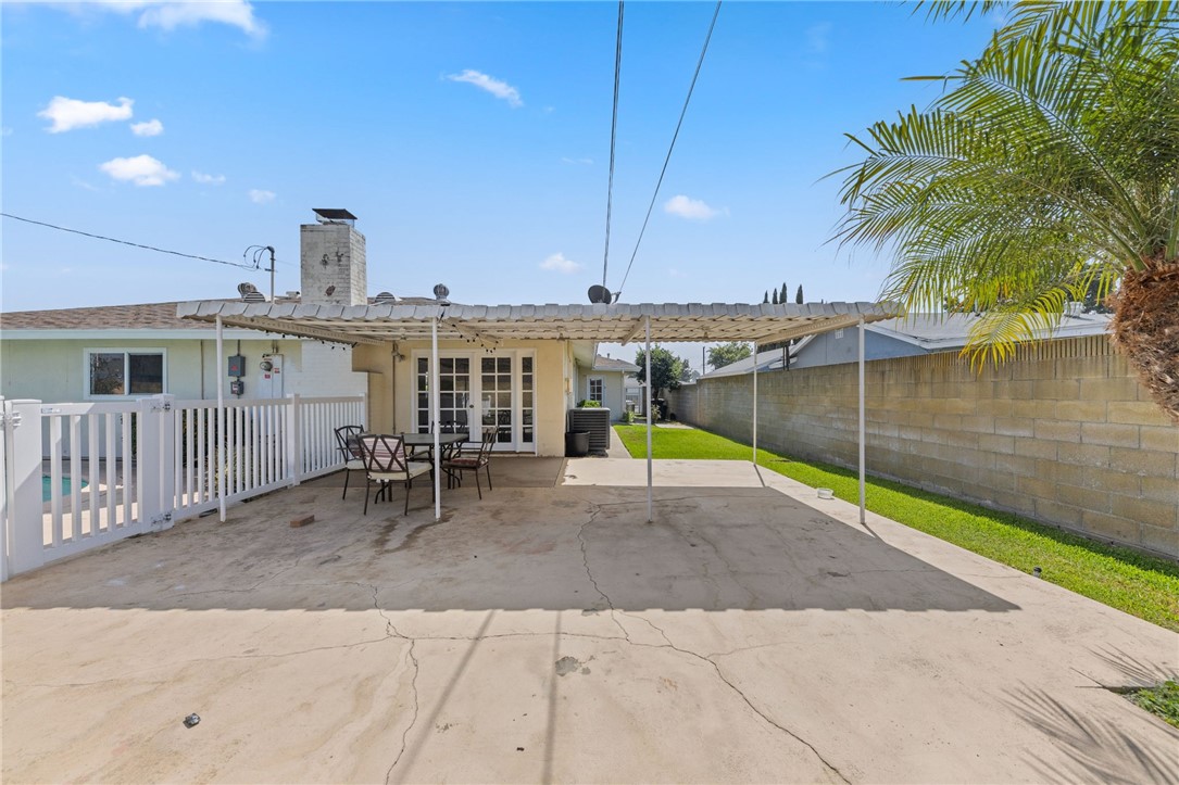 1631 S Conlon Avenue