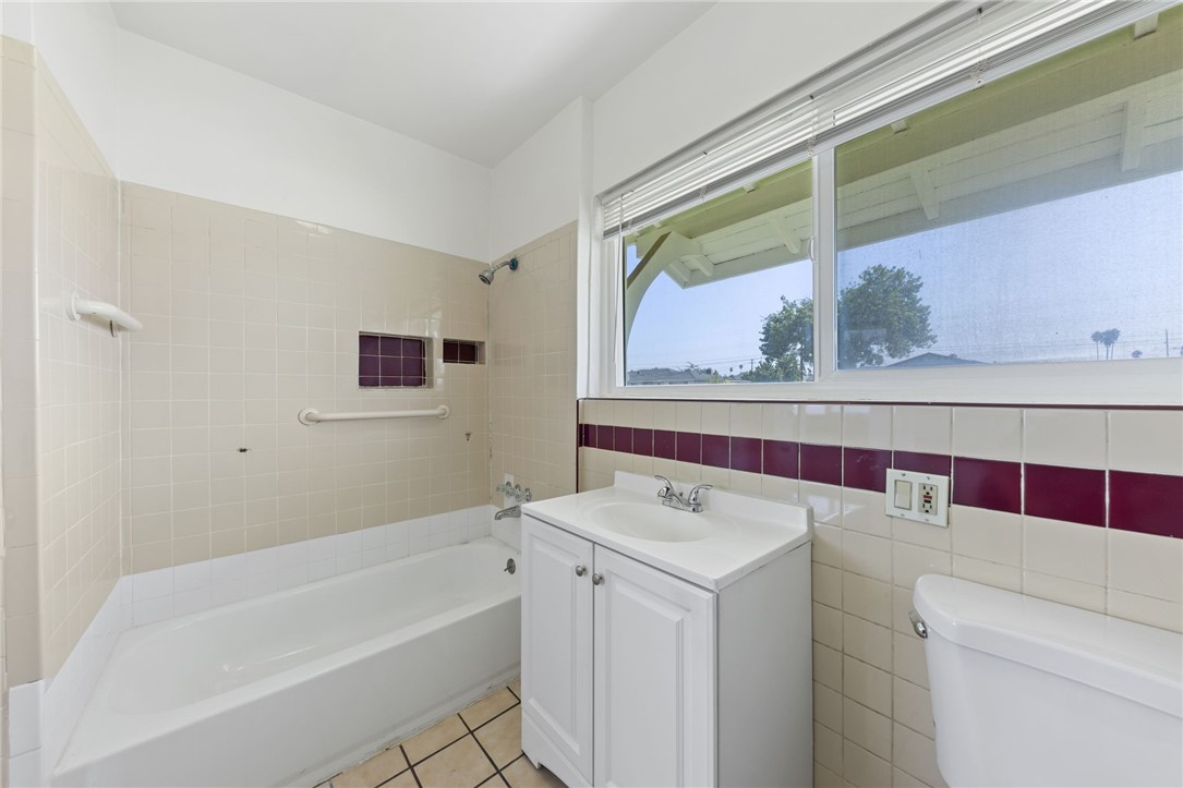 1631 S Conlon Avenue