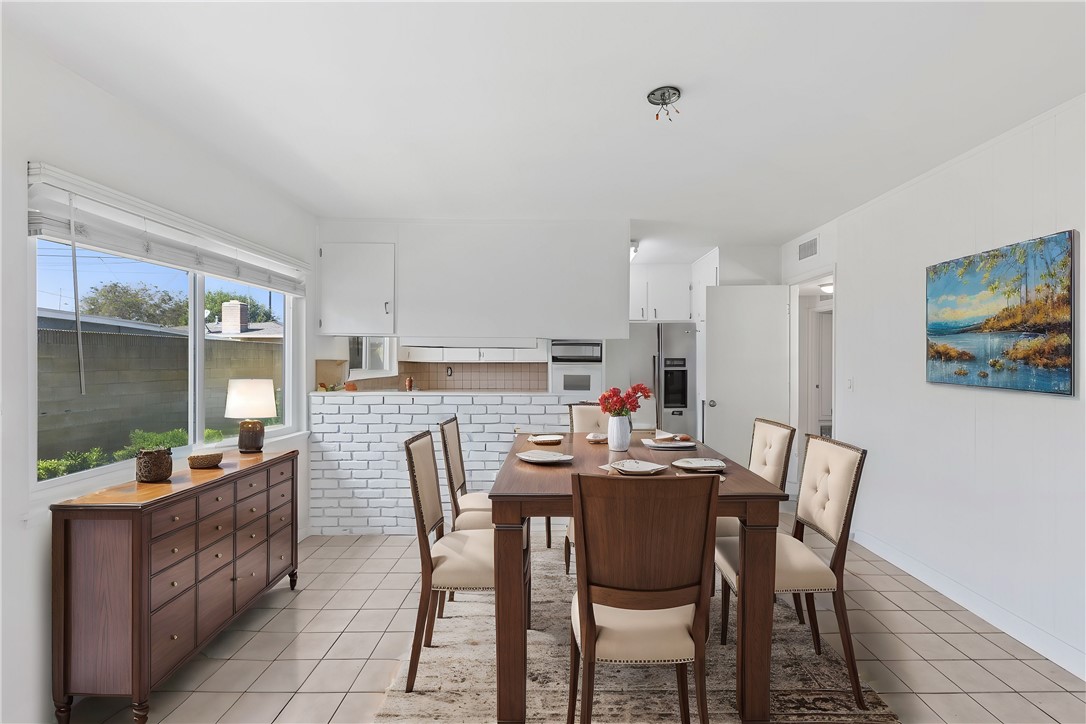 1631 S Conlon Avenue