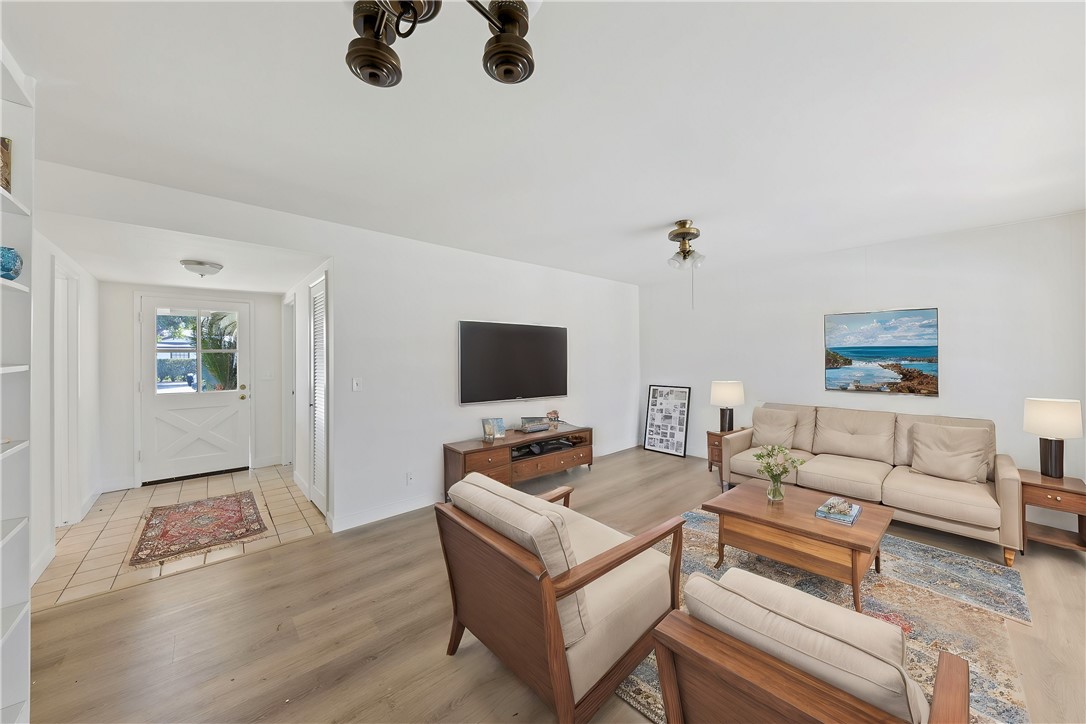 1631 S Conlon Avenue